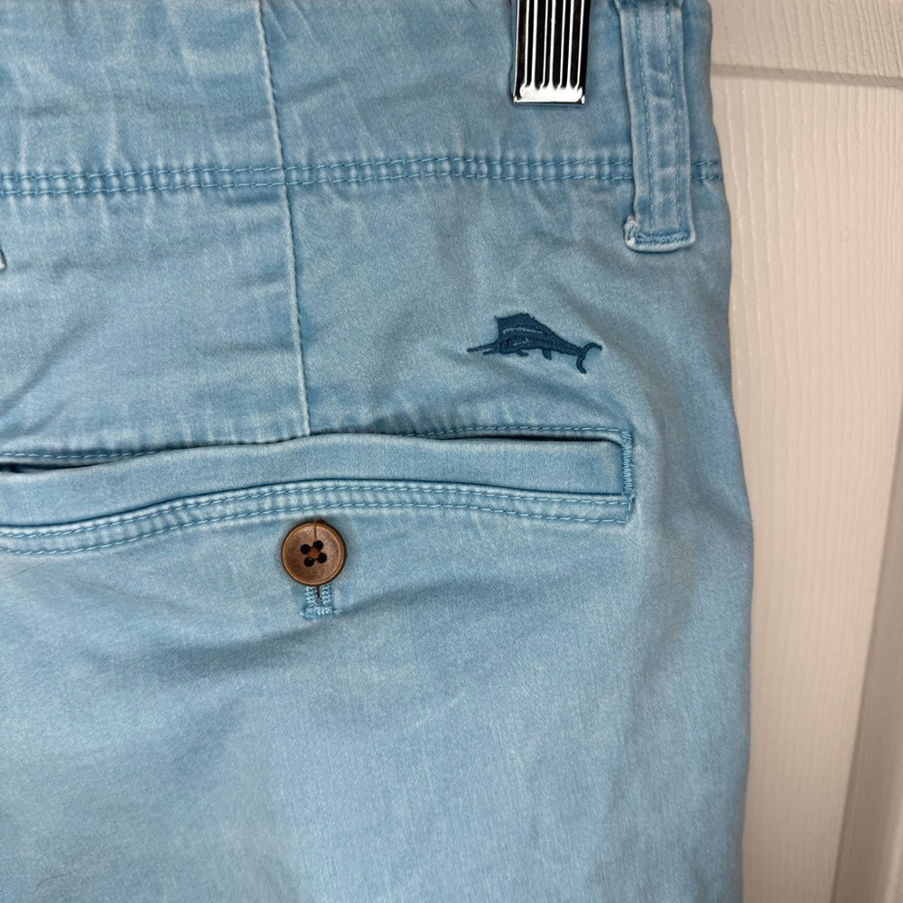 Tommy Bahama Men’s Light Blue Cargo Shorts Size 34 Waist GUC - Picture 4 of 7